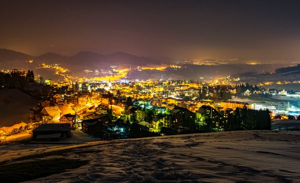 Le mille luci di una città di notte